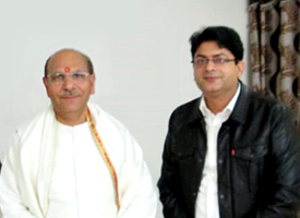 Dr Navdeep Sharma with Sh. Sudhanshu Ji Maharaj, a Global spiritual leader, motivational guru & the founder of Vishwa Jagriti Mission